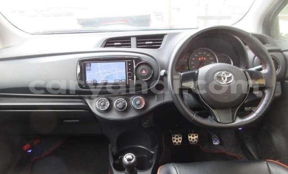 Nunua Ilio tumika Toyota Vitz Nyeupe Gari ndani ya Mpongwe nchini Copperbelt Nunua Ilio tumika Toyota Vitz Nyeupe Gari ndani ya Mpongwe nchini Copperbelt