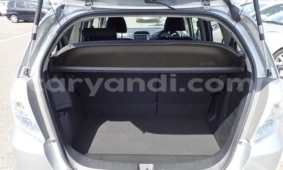 Acheter Occasion Voiture Honda FIT Gris à Livingstone, Zambie Acheter Occasion Voiture Honda FIT Gris à Livingstone, Zambie