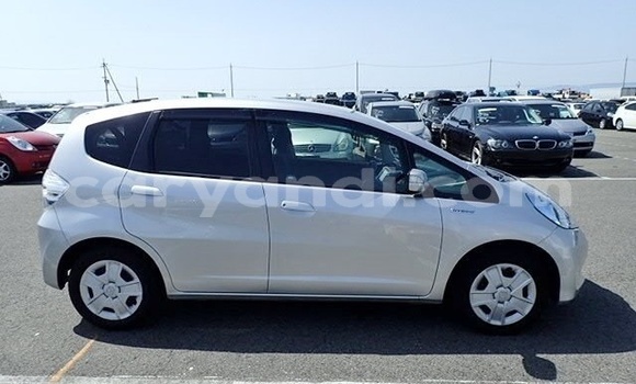 Acheter Occasion Voiture Honda FIT Gris à Livingstone, Zambie Acheter Occasion Voiture Honda FIT Gris à Livingstone, Zambie