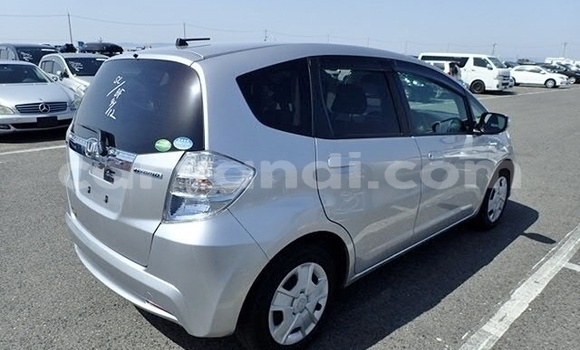 Acheter Occasion Voiture Honda FIT Gris à Livingstone, Zambie Acheter Occasion Voiture Honda FIT Gris à Livingstone, Zambie