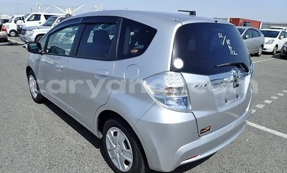 Acheter Occasion Voiture Honda FIT Gris à Livingstone, Zambie Acheter Occasion Voiture Honda FIT Gris à Livingstone, Zambie