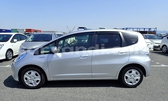 Acheter Occasion Voiture Honda FIT Gris à Livingstone, Zambie Acheter Occasion Voiture Honda FIT Gris à Livingstone, Zambie