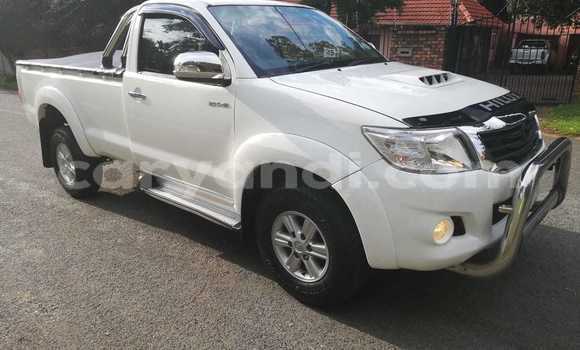 Nunua Ilio tumika Toyota Hilux Nyeupe Gari ndani ya Chilanga nchini Lusaka Nunua Ilio tumika Toyota Hilux Nyeupe Gari ndani ya Chilanga nchini Lusaka