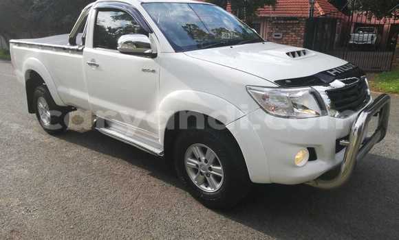 Nunua Ilio tumika Toyota Hilux Nyeupe Gari ndani ya Chilanga nchini Lusaka Nunua Ilio tumika Toyota Hilux Nyeupe Gari ndani ya Chilanga nchini Lusaka