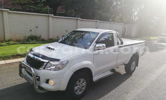 Nunua Ilio tumika Toyota Hilux Nyeupe Gari ndani ya Chilanga nchini Lusaka Nunua Ilio tumika Toyota Hilux Nyeupe Gari ndani ya Chilanga nchini Lusaka