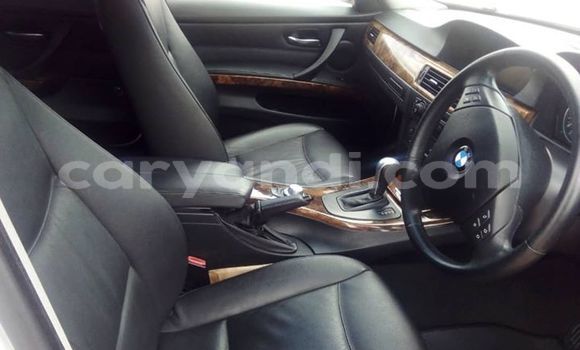 Nunua Ilio tumika BMW 3–Series Nyeupe Gari ndani ya Lusaka nchini Zambia Nunua Ilio tumika BMW 3–Series Nyeupe Gari ndani ya Lusaka nchini Zambia