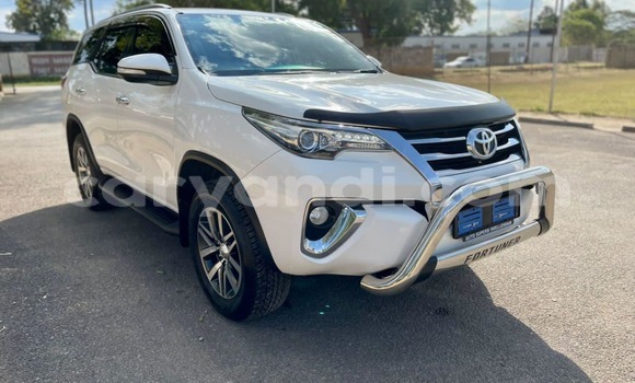 Buy Used Toyota Fortuner White Car in Lusaka in Zambia