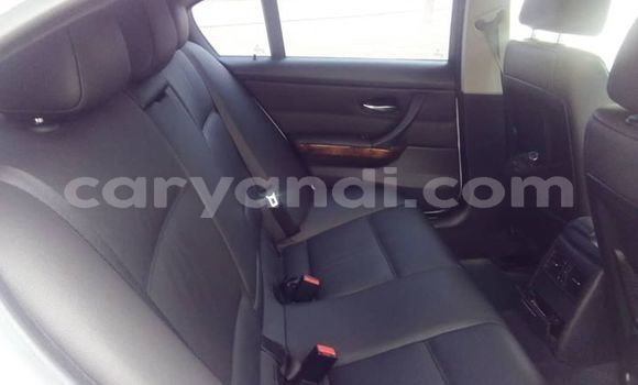 Nunua Ilio tumika BMW 3–Series Nyeupe Gari ndani ya Lusaka nchini Zambia Nunua Ilio tumika BMW 3–Series Nyeupe Gari ndani ya Lusaka nchini Zambia