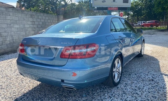 Tenga Tsaru Mercedes‒Benz C–Class Bhuruu Mota in Lusaka in Zambia Tenga Tsaru Mercedes‒Benz C–Class Bhuruu Mota in Lusaka in Zambia