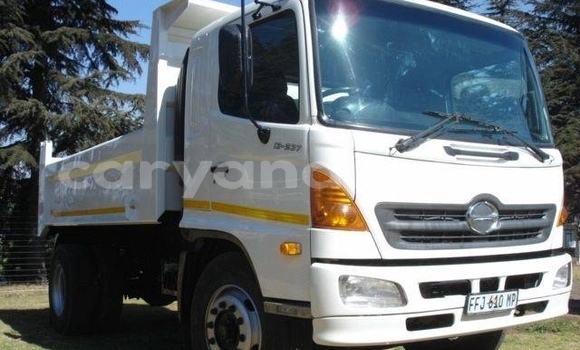 Buy Used Hino 300 Series White Truck in Lusaka in Zambia Buy Used Hino 300 Series White Truck in Lusaka in Zambia