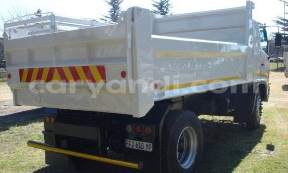 Buy Used Hino 300 Series White Truck in Lusaka in Zambia Buy Used Hino 300 Series White Truck in Lusaka in Zambia