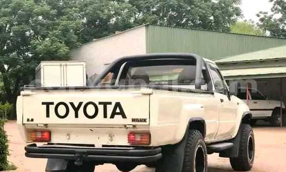 Nunua Ilio tumika Toyota Hilux Nyeupe Gari ndani ya Lusaka nchini Zambia Nunua Ilio tumika Toyota Hilux Nyeupe Gari ndani ya Lusaka nchini Zambia