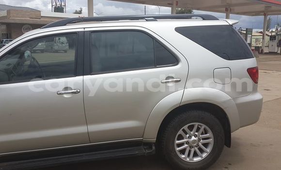 Nunua Ilio tumika Toyota Fortuner Fedha Gari ndani ya Lusaka nchini Zambia Nunua Ilio tumika Toyota Fortuner Fedha Gari ndani ya Lusaka nchini Zambia