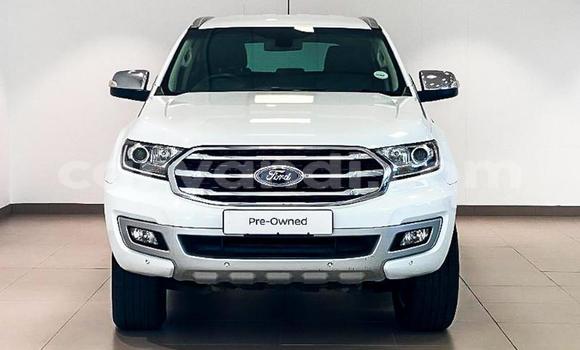 Nunua Ilio tumika Ford Everest Nyeupe Gari ndani ya Lusaka nchini Zambia Nunua Ilio tumika Ford Everest Nyeupe Gari ndani ya Lusaka nchini Zambia