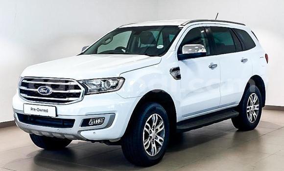 Nunua Ilio tumika Ford Everest Nyeupe Gari ndani ya Lusaka nchini Zambia Nunua Ilio tumika Ford Everest Nyeupe Gari ndani ya Lusaka nchini Zambia
