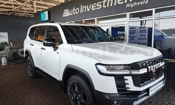 Buy Used Toyota Land Cruiser White Car in Lusaka in Zambia Buy Used Toyota Land Cruiser White Car in Lusaka in Zambia
