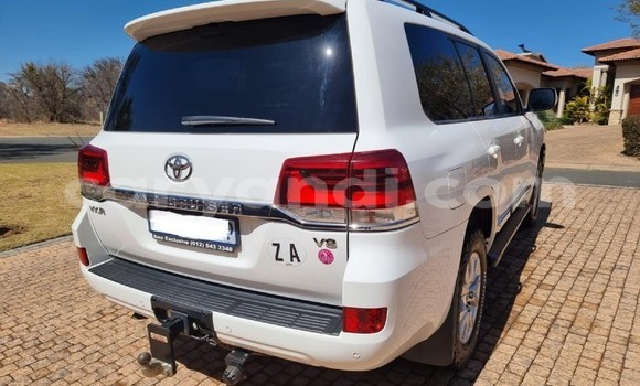 Buy Used Toyota Land Cruiser White Car in Chilanga in Lusaka Buy Used Toyota Land Cruiser White Car in Chilanga in Lusaka