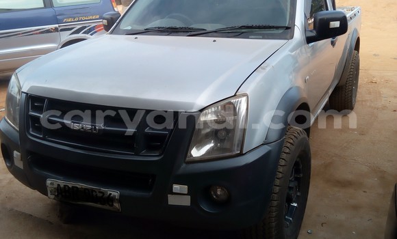 Acheter Occasion Voiture Isuzu KB Gris à Lusaka, Zambie Acheter Occasion Voiture Isuzu KB Gris à Lusaka, Zambie