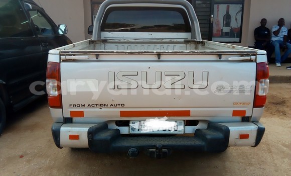 Acheter Occasion Voiture Isuzu KB Gris à Lusaka, Zambie Acheter Occasion Voiture Isuzu KB Gris à Lusaka, Zambie