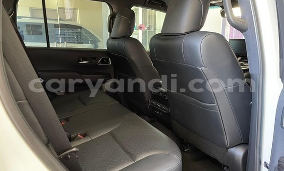Nunua Ilio tumika Toyota Land Cruiser Nyeupe Gari ndani ya Lusaka nchini Zambia Nunua Ilio tumika Toyota Land Cruiser Nyeupe Gari ndani ya Lusaka nchini Zambia