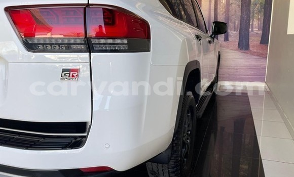 Nunua Ilio tumika Toyota Land Cruiser Nyeupe Gari ndani ya Lusaka nchini Zambia Nunua Ilio tumika Toyota Land Cruiser Nyeupe Gari ndani ya Lusaka nchini Zambia