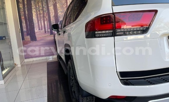 Nunua Ilio tumika Toyota Land Cruiser Nyeupe Gari ndani ya Lusaka nchini Zambia Nunua Ilio tumika Toyota Land Cruiser Nyeupe Gari ndani ya Lusaka nchini Zambia
