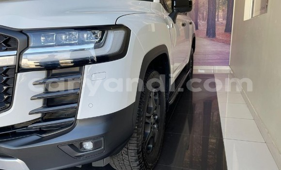Nunua Ilio tumika Toyota Land Cruiser Nyeupe Gari ndani ya Lusaka nchini Zambia Nunua Ilio tumika Toyota Land Cruiser Nyeupe Gari ndani ya Lusaka nchini Zambia