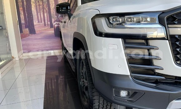 Nunua Ilio tumika Toyota Land Cruiser Nyeupe Gari ndani ya Lusaka nchini Zambia Nunua Ilio tumika Toyota Land Cruiser Nyeupe Gari ndani ya Lusaka nchini Zambia