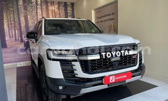 Nunua Ilio tumika Toyota Land Cruiser Nyeupe Gari ndani ya Lusaka nchini Zambia Nunua Ilio tumika Toyota Land Cruiser Nyeupe Gari ndani ya Lusaka nchini Zambia