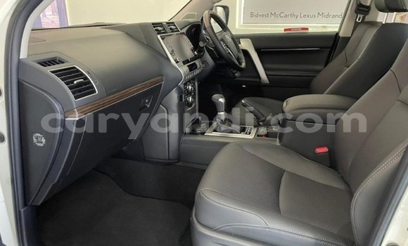 Nunua Ilio tumika Toyota Land Cruiser Nyeupe Gari ndani ya Lusaka nchini Zambia Nunua Ilio tumika Toyota Land Cruiser Nyeupe Gari ndani ya Lusaka nchini Zambia
