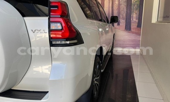 Nunua Ilio tumika Toyota Land Cruiser Nyeupe Gari ndani ya Lusaka nchini Zambia Nunua Ilio tumika Toyota Land Cruiser Nyeupe Gari ndani ya Lusaka nchini Zambia