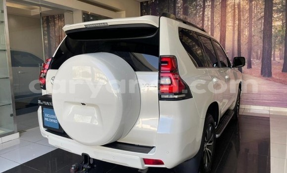 Nunua Ilio tumika Toyota Land Cruiser Nyeupe Gari ndani ya Lusaka nchini Zambia Nunua Ilio tumika Toyota Land Cruiser Nyeupe Gari ndani ya Lusaka nchini Zambia