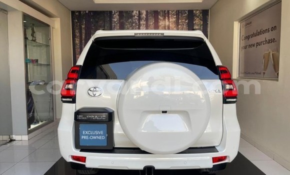 Nunua Ilio tumika Toyota Land Cruiser Nyeupe Gari ndani ya Lusaka nchini Zambia Nunua Ilio tumika Toyota Land Cruiser Nyeupe Gari ndani ya Lusaka nchini Zambia