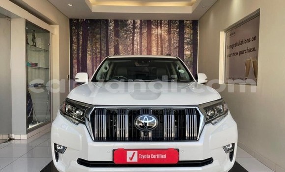 Nunua Ilio tumika Toyota Land Cruiser Nyeupe Gari ndani ya Lusaka nchini Zambia Nunua Ilio tumika Toyota Land Cruiser Nyeupe Gari ndani ya Lusaka nchini Zambia