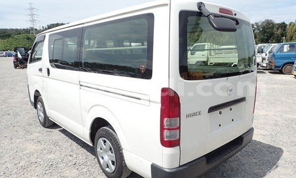 Buy Used Toyota Hiace White Car in Lusaka in Zambia Buy Used Toyota Hiace White Car in Lusaka in Zambia