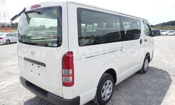 Buy Used Toyota Hiace White Car in Lusaka in Zambia Buy Used Toyota Hiace White Car in Lusaka in Zambia
