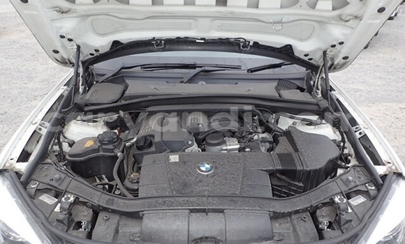 Acheter Occasion Voiture BMW X1 Blanc à Lusaka, Zambie Acheter Occasion Voiture BMW X1 Blanc à Lusaka, Zambie