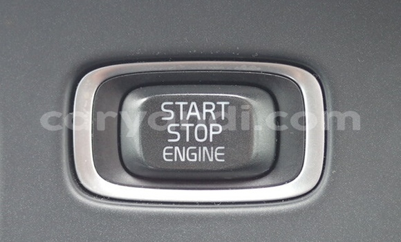 Acheter Occasion Voiture Volvo V40 Blanc à Livingstone, Zambie Acheter Occasion Voiture Volvo V40 Blanc à Livingstone, Zambie