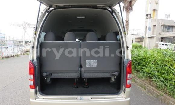 Tenga Tsaru Toyota Hiace Zvimwe Mota in Chilanga in Lusaka Tenga Tsaru Toyota Hiace Zvimwe Mota in Chilanga in Lusaka