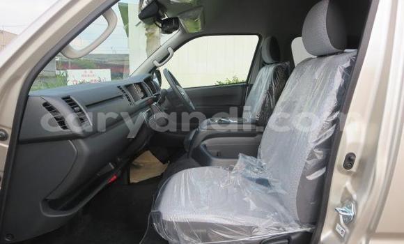 Tenga Tsaru Toyota Hiace Zvimwe Mota in Chilanga in Lusaka Tenga Tsaru Toyota Hiace Zvimwe Mota in Chilanga in Lusaka