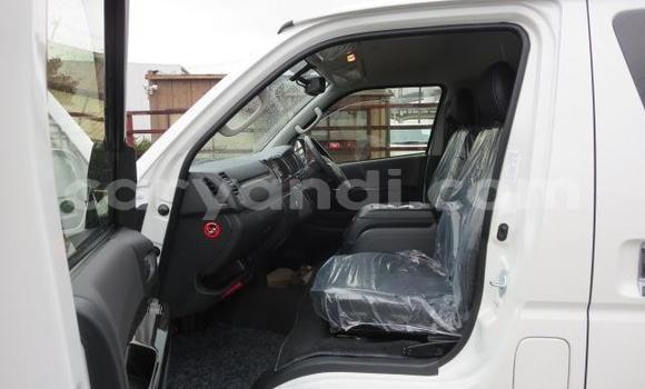 Tenga Tsaru Toyota Hiace Zvimwe Mota in Chingola in Zambia Tenga Tsaru Toyota Hiace Zvimwe Mota in Chingola in Zambia