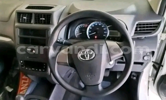 Acheter Occasion Voiture Toyota Avanza Blanc à Lusaka, Zambie Acheter Occasion Voiture Toyota Avanza Blanc à Lusaka, Zambie