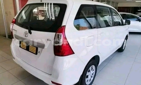Acheter Occasion Voiture Toyota Avanza Blanc à Lusaka, Zambie Acheter Occasion Voiture Toyota Avanza Blanc à Lusaka, Zambie