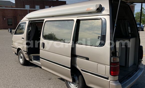 Tenga Tsaru Toyota Hiace Sirivha Mota in Lusaka in Zambia Tenga Tsaru Toyota Hiace Sirivha Mota in Lusaka in Zambia
