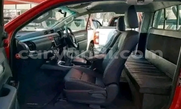 Acheter Occasion Voiture Toyota Hilux Rouge à Lusaka, Zambie Acheter Occasion Voiture Toyota Hilux Rouge à Lusaka, Zambie