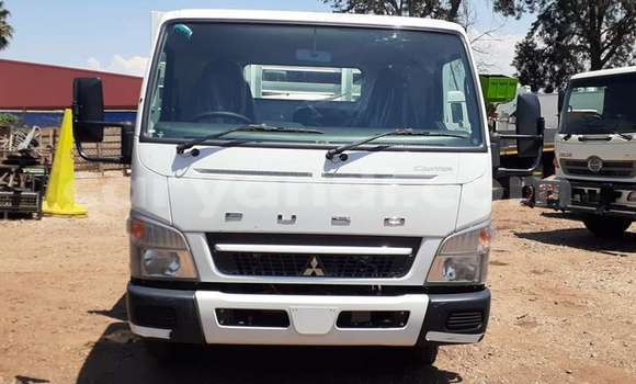 Tenga Tsaru Mitsubishi Fuso Chena Rori in Lusaka in Zambia Tenga Tsaru Mitsubishi Fuso Chena Rori in Lusaka in Zambia