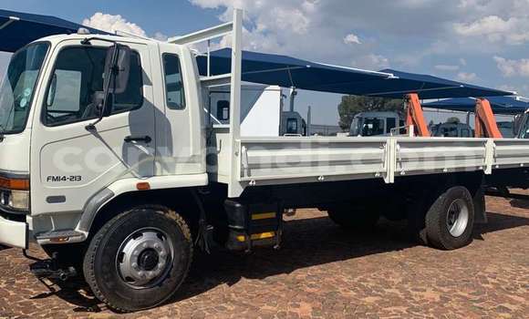 Tenga Tsaru Mitsubishi Fuso Chena Rori in Lusaka in Zambia Tenga Tsaru Mitsubishi Fuso Chena Rori in Lusaka in Zambia