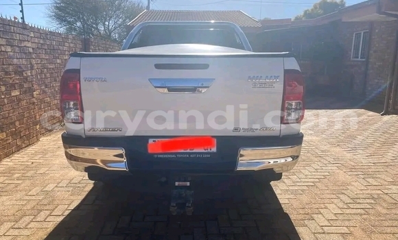 Buy Used Toyota Hilux White Car in Lusaka in Zambia Buy Used Toyota Hilux White Car in Lusaka in Zambia