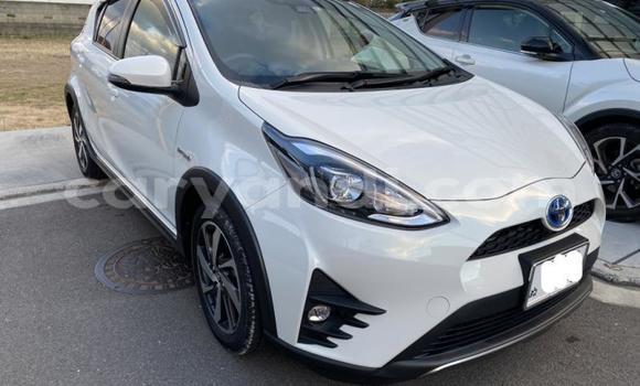 Acheter Occasion Voiture Toyota Aqua Blanc à Chingola, Zambie