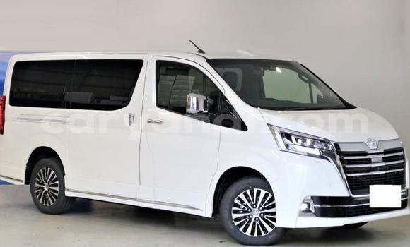 Buy Used Toyota Grand HiAce White Car in Ndola in Zambia Buy Used Toyota Grand HiAce White Car in Ndola in Zambia